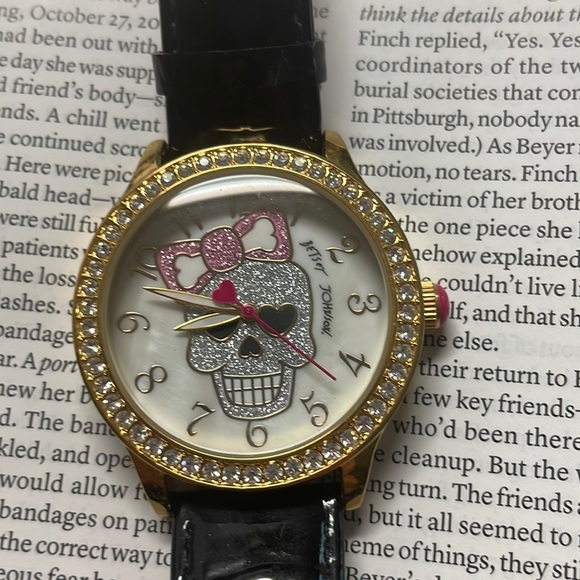 Ladies Watch…. - Picture 1 of 7